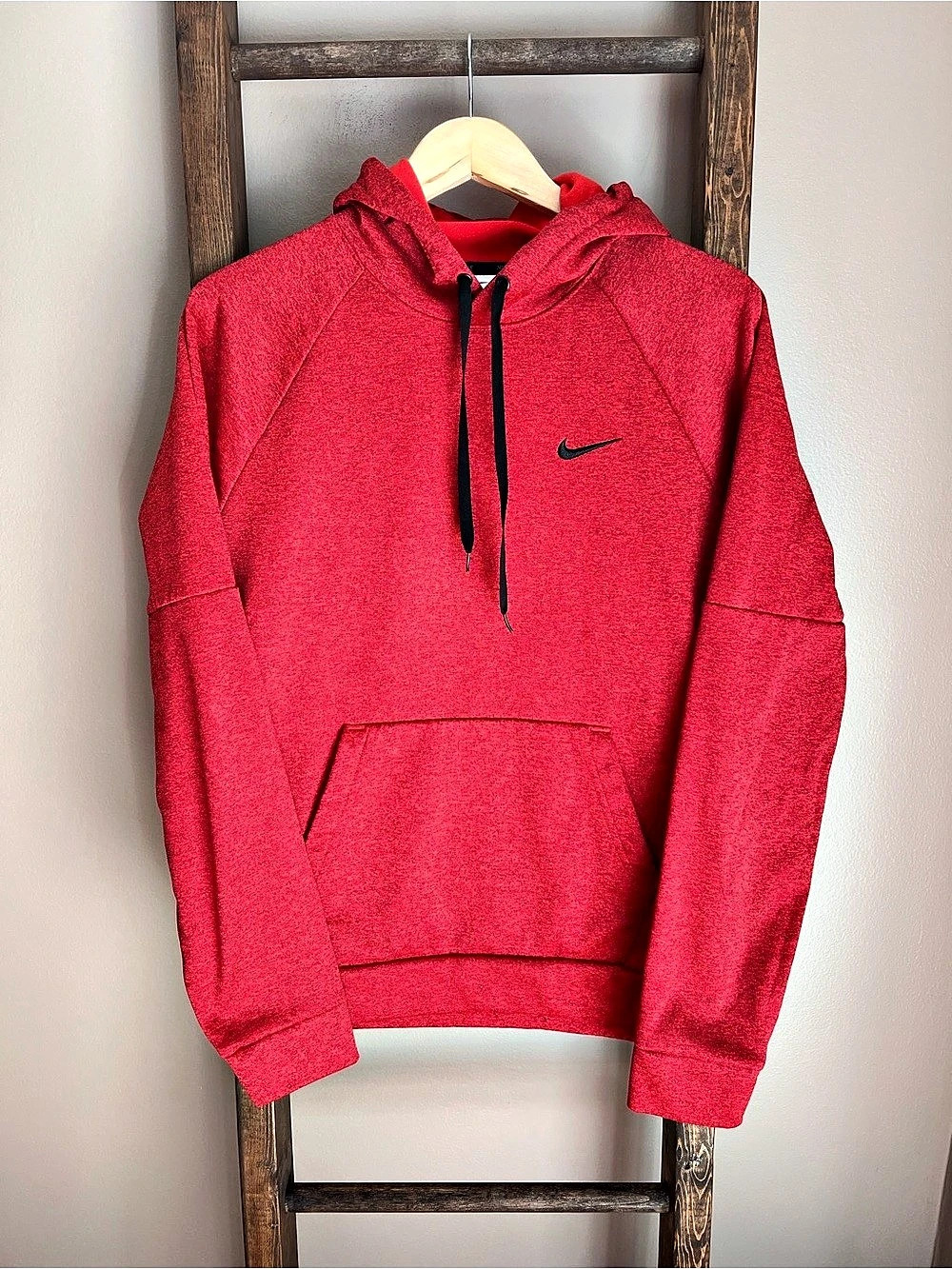 Nike Therma-FIT Pullover Hoodie Red Small